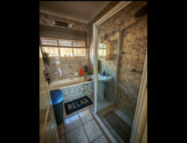 3 BEDROOM HOUSE FOR SALE IN MOREGLOED